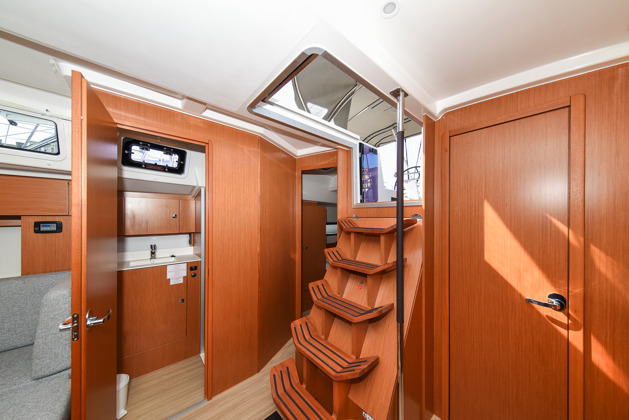 Photo #3 - Bavaria C38 (SEA CLOUD) en Zadar - 18196