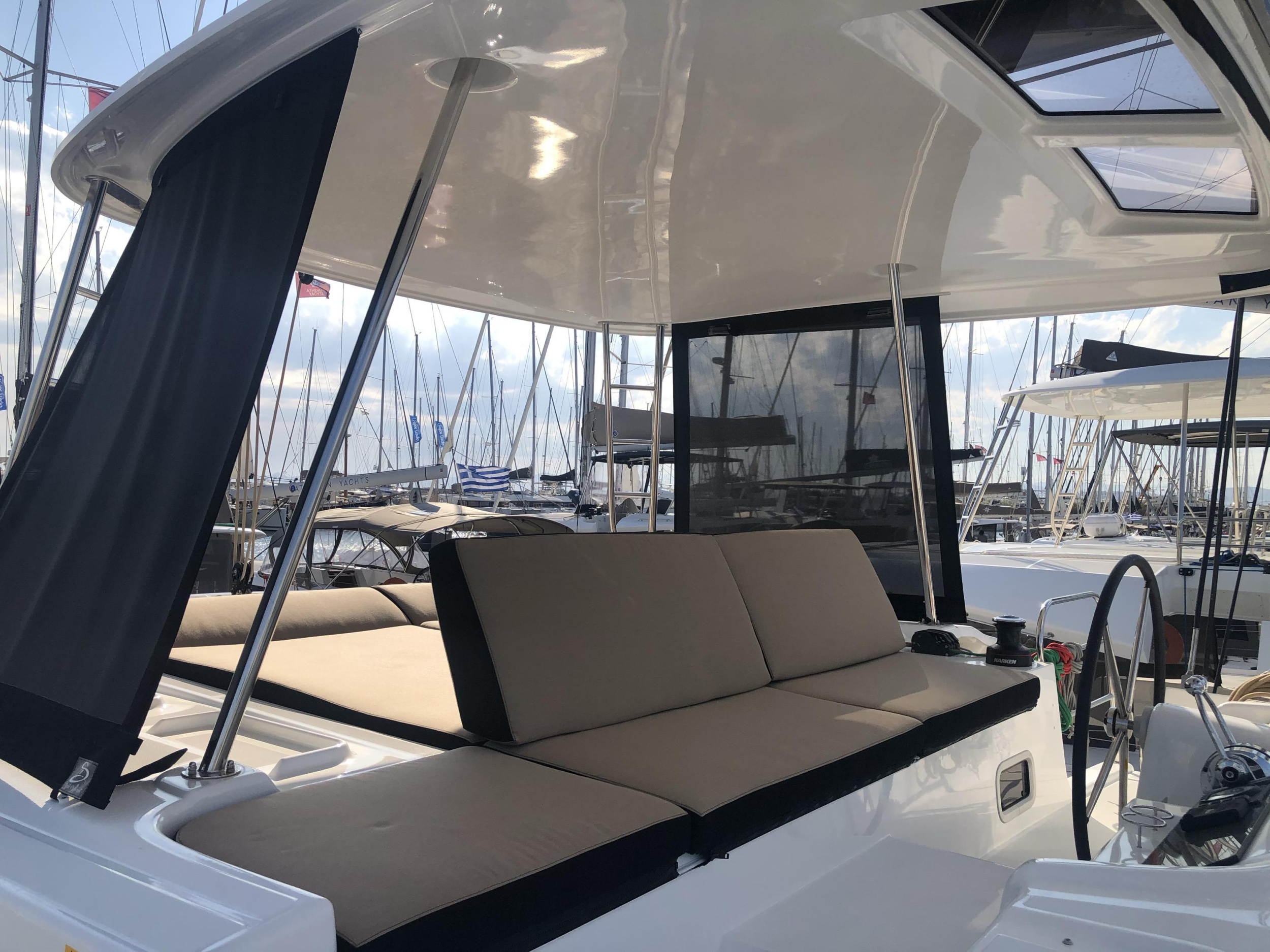 Photo #4 - Lagoon 46/11 - Skippered (SEAGAL) in Atene - 7931