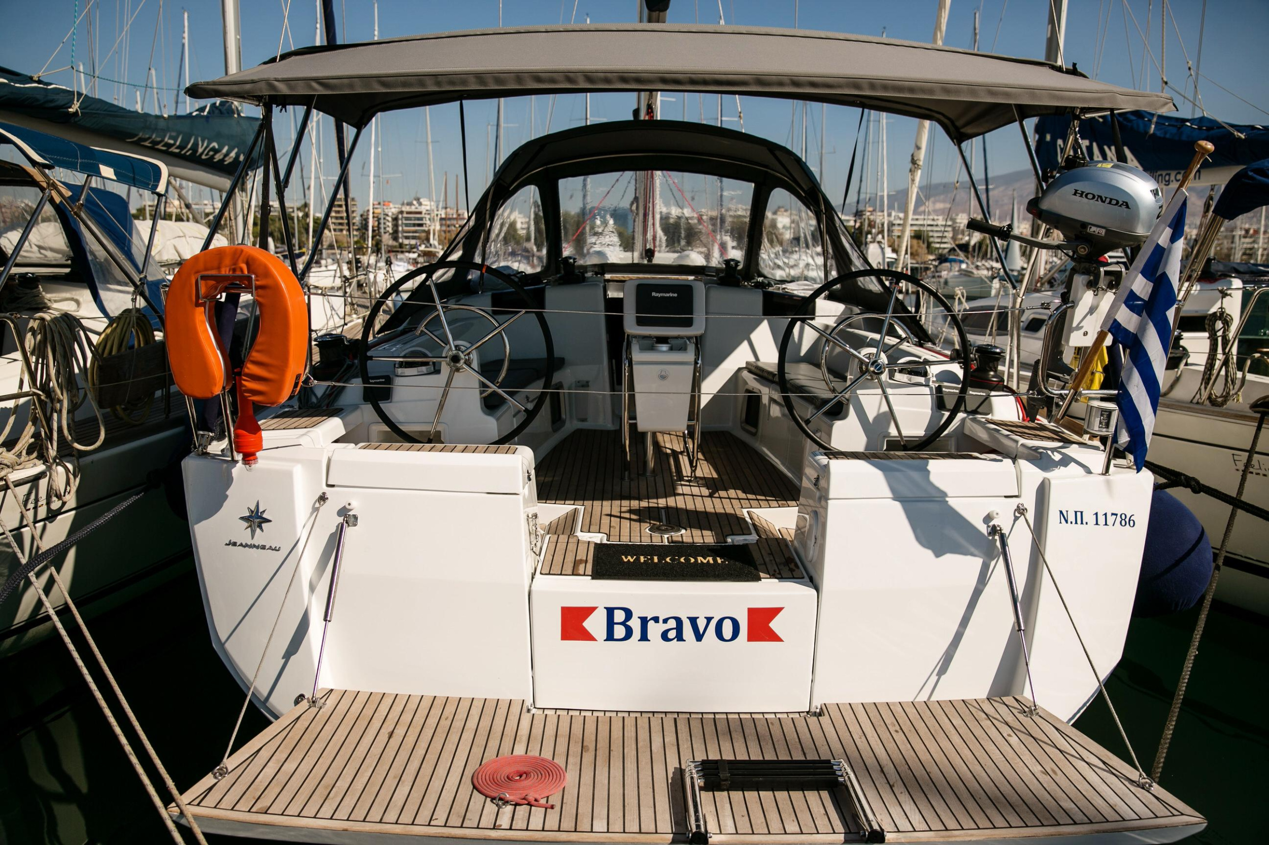 Photo #2 - Sun Odyssey 449 (Bravo) en Atenas - 4401