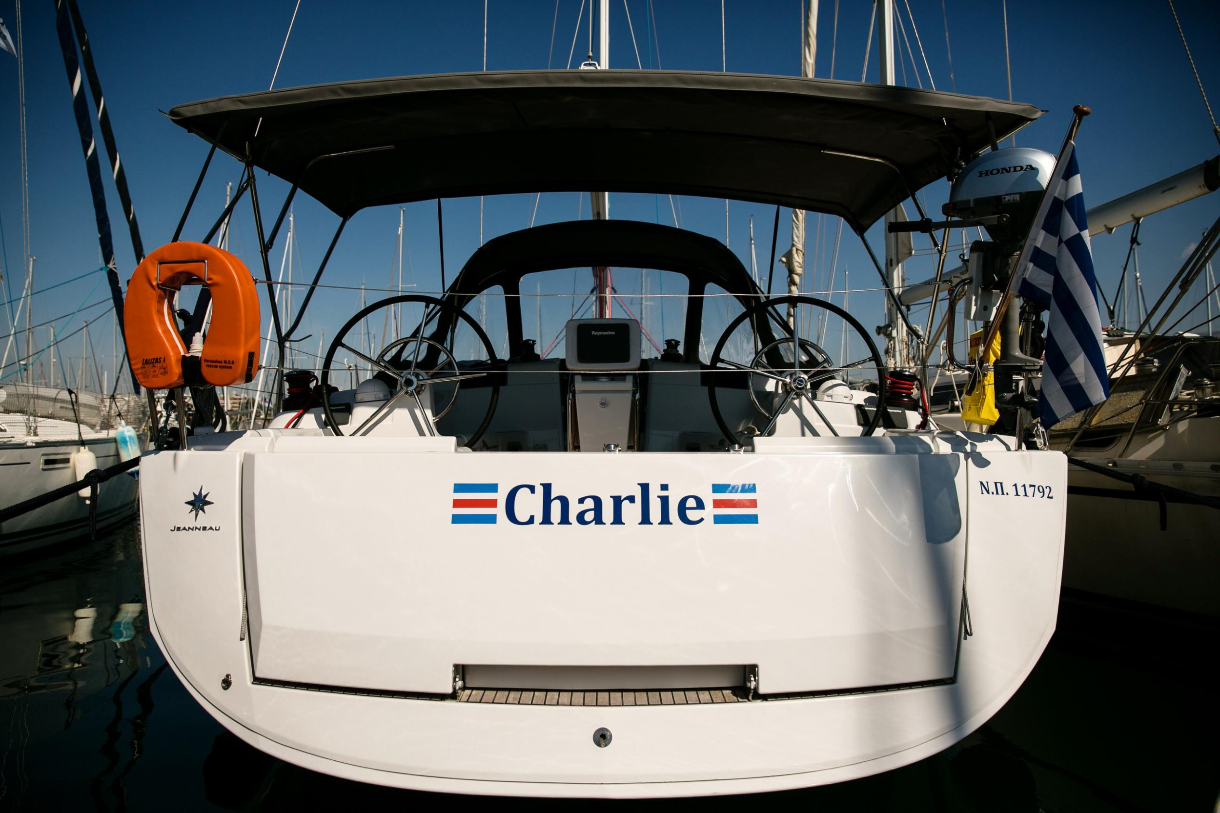 Photo #6 - Sun Odyssey 449 (Charlie) en Athènes - 4402
