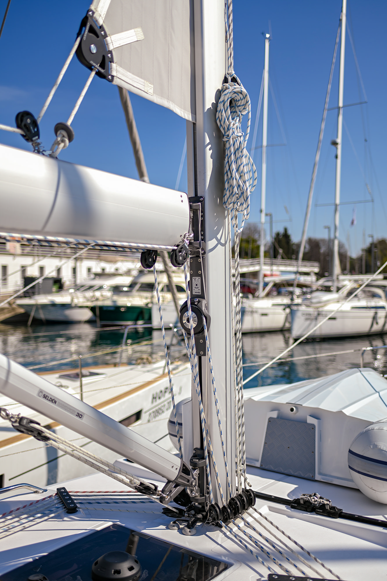 Photo #7 - Bavaria C38 (SEA CLOUD) en Zadar - 18196