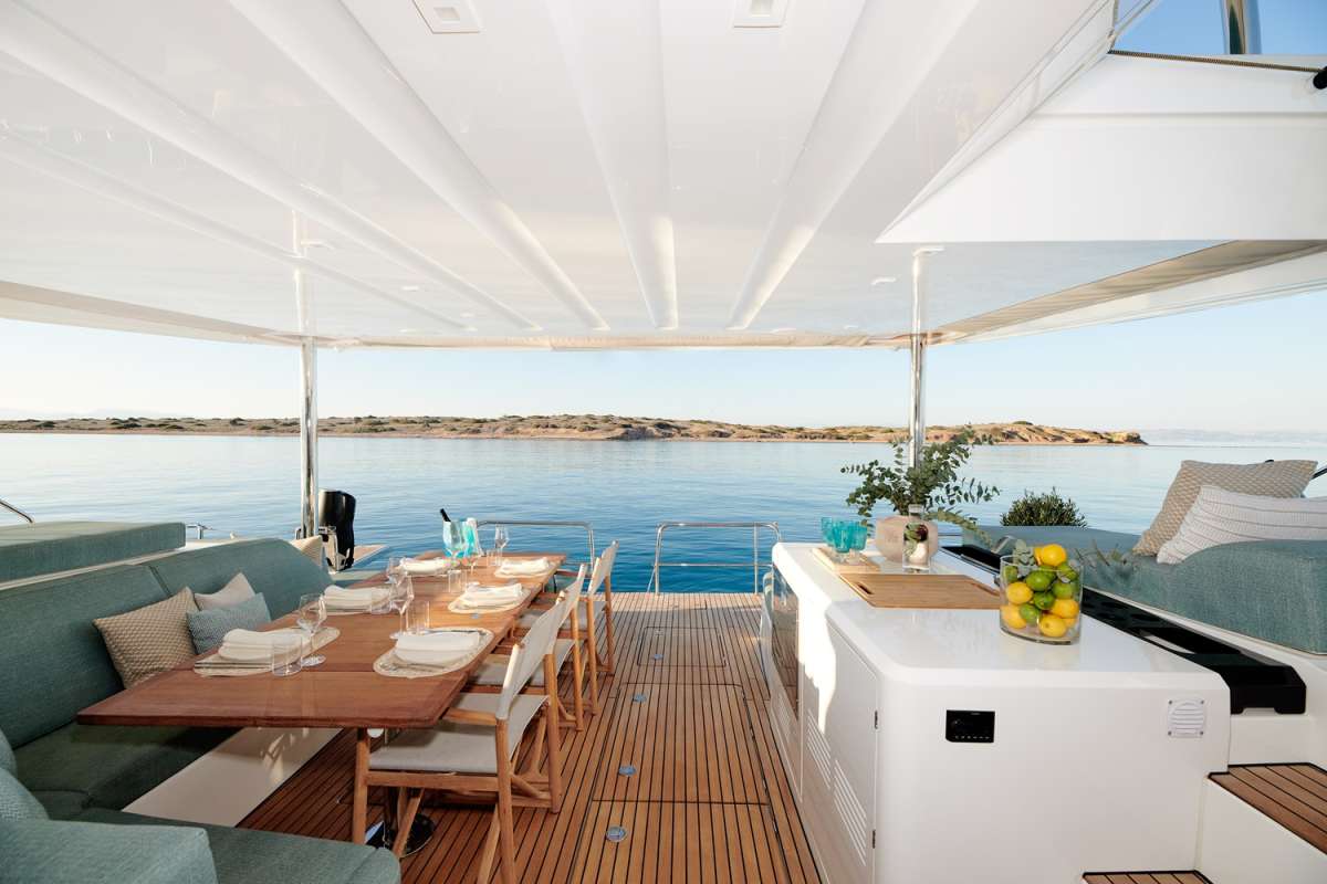 Photo #7 - Lagoon 55 (HAPPY) in Athen - 6801