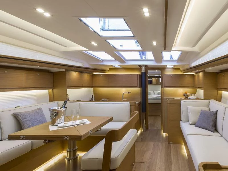 Dufour 520 Grand Large (Lateja) Interior image - 12