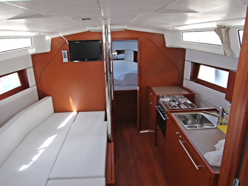 Photo #11 - OCEANIS 38.1 BT (AURA) in Sukosan - 7971