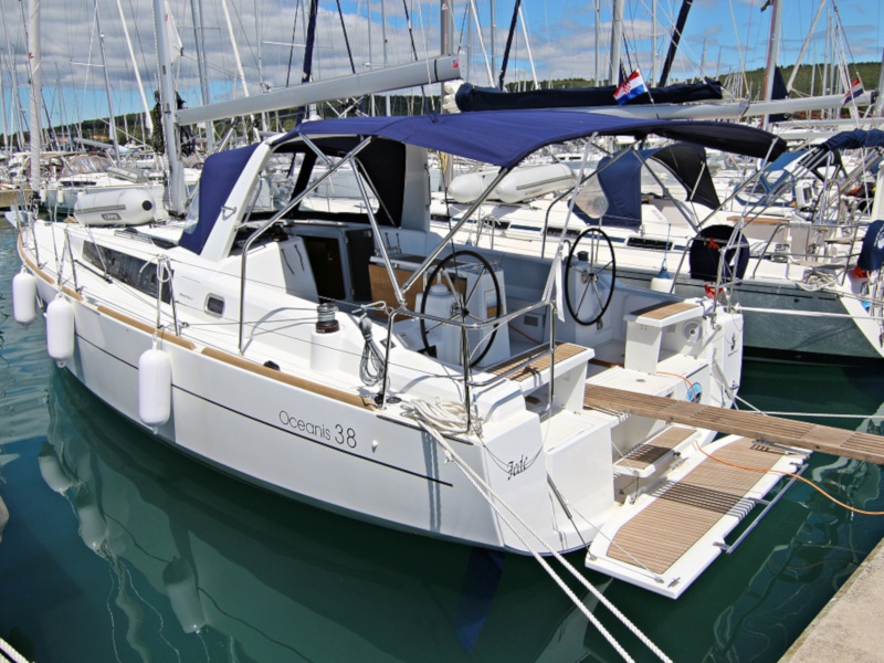 Photo #7 - OCEANIS 38.1 BT (AURA) in Sukosan - 7971