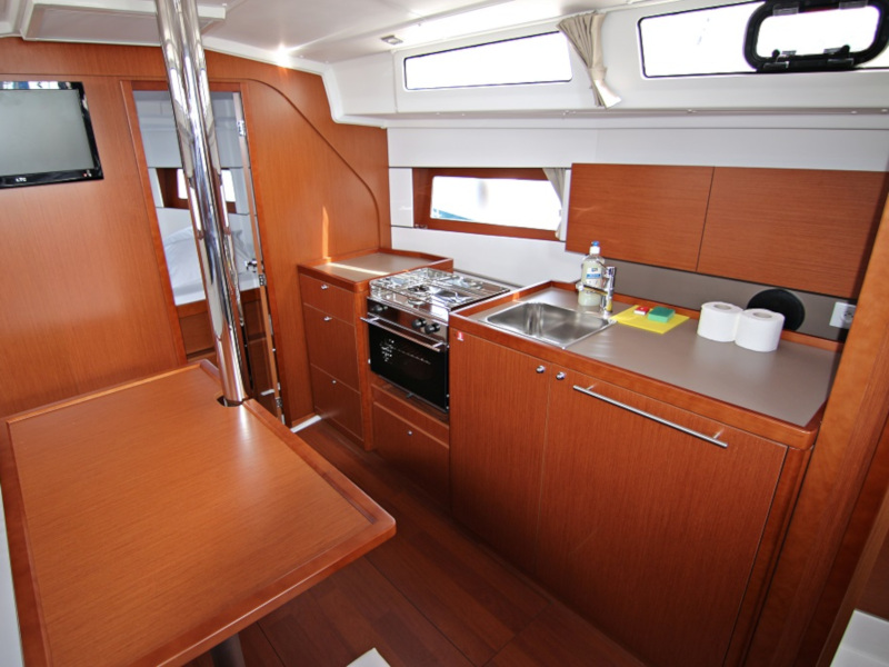 Photo #9 - OCEANIS 38 BT (FEDE) en Sukosan - 5268