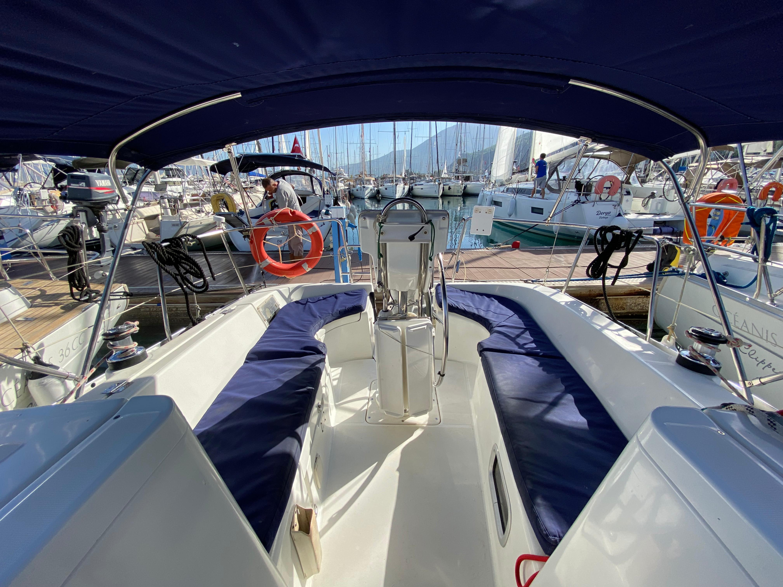 Photo #11 - Oceanis 323 (Zippy) in Fethiye - 19953