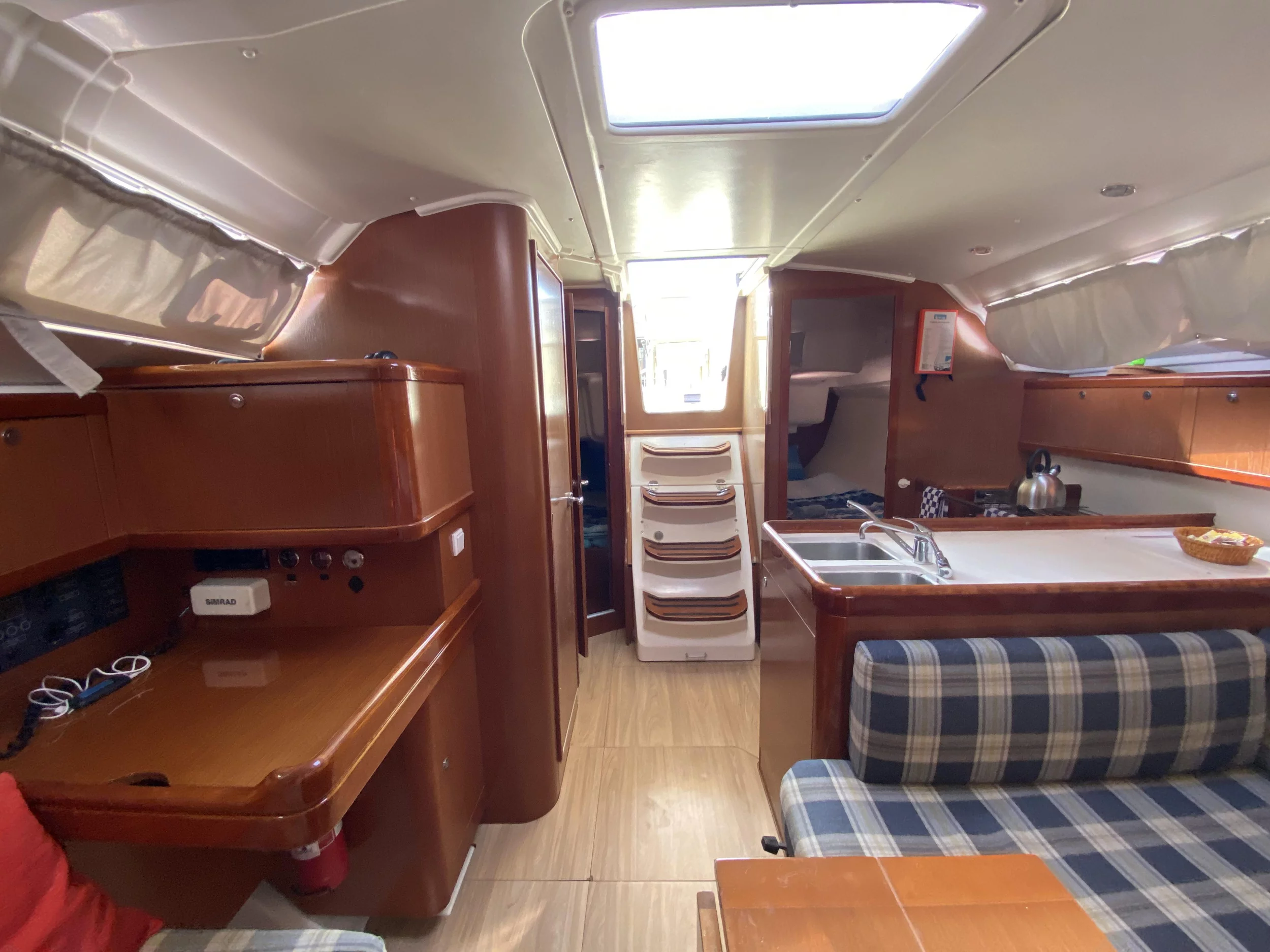 Oceanis 37 (Glen Rosa)  - 3