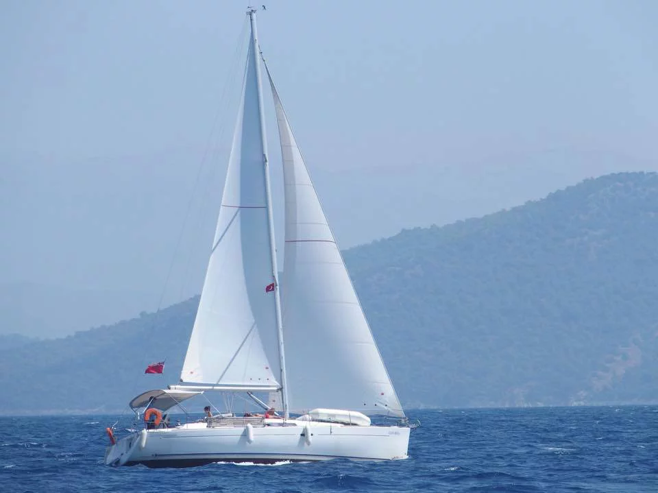 Oceanis 37 (Glen Rosa)  - 4