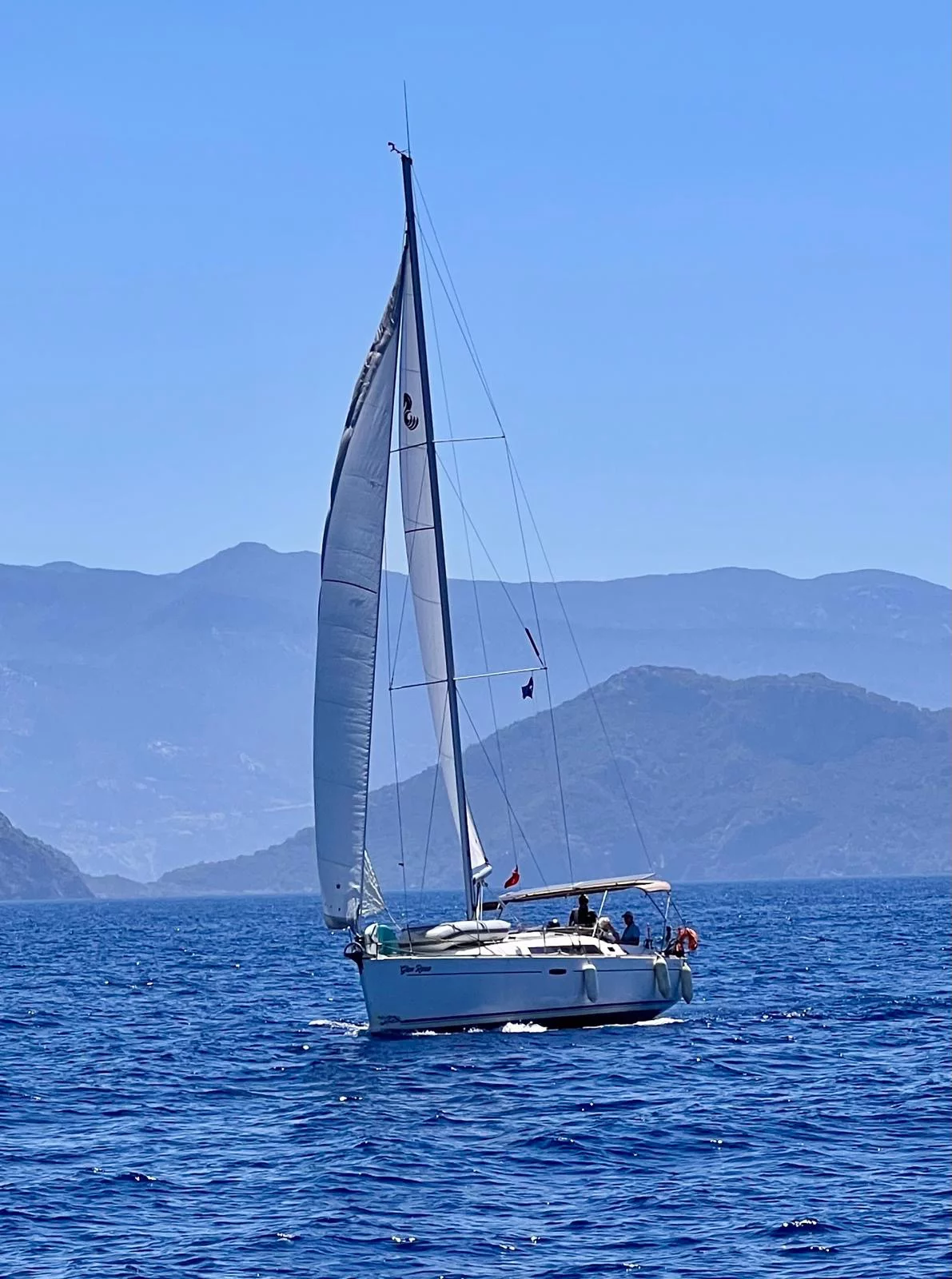Oceanis 37 (Glen Rosa)  - 11