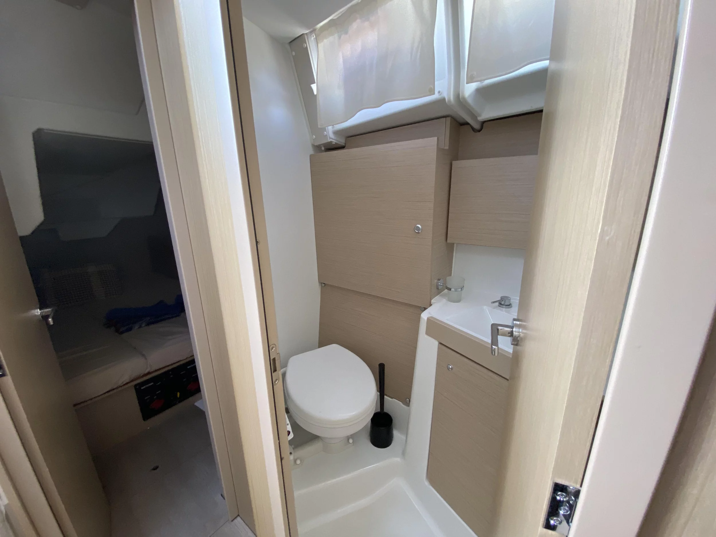 Oceanis 38.1 (Helena)  - 9