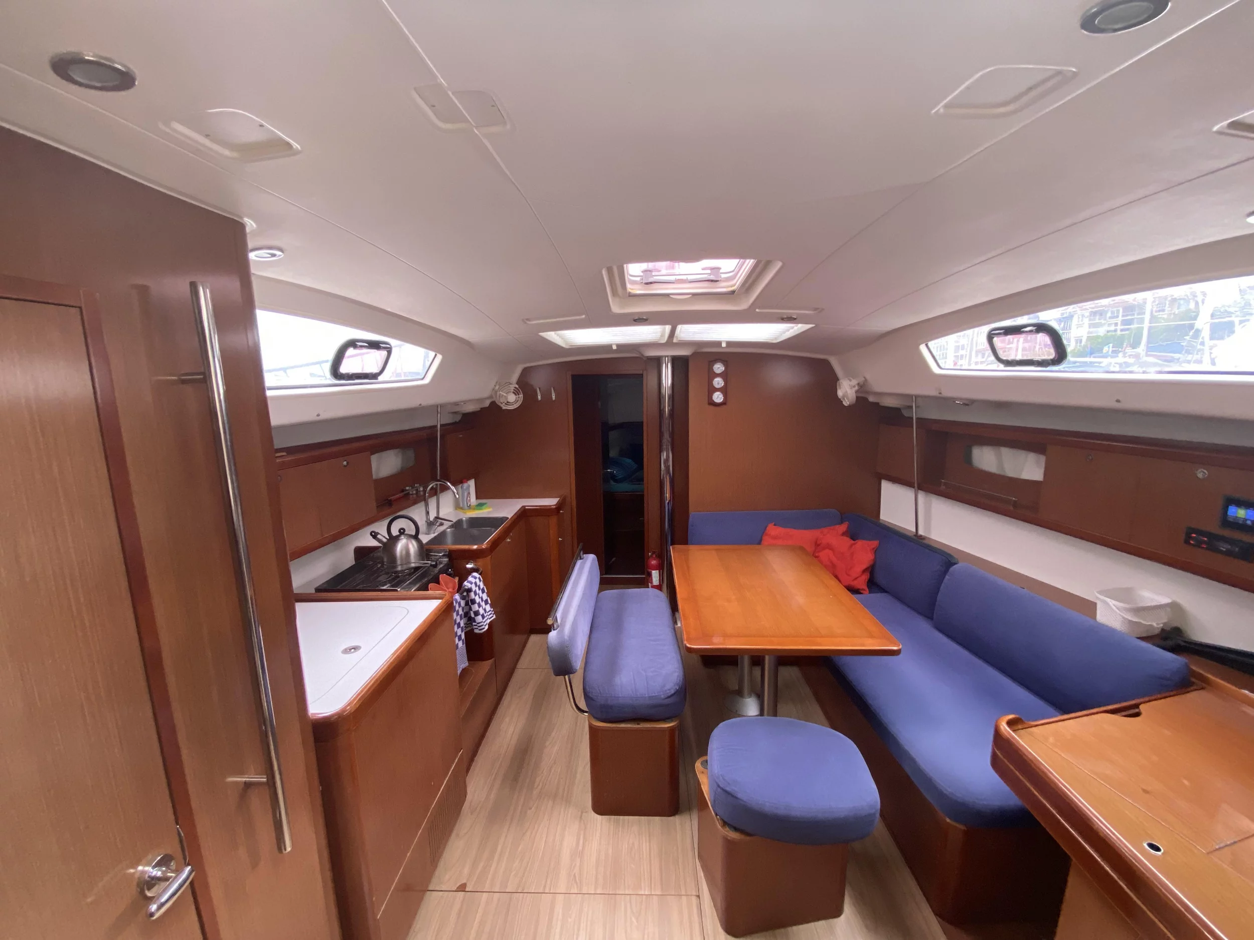 Oceanis 43 (Bliss) Interior image - 2