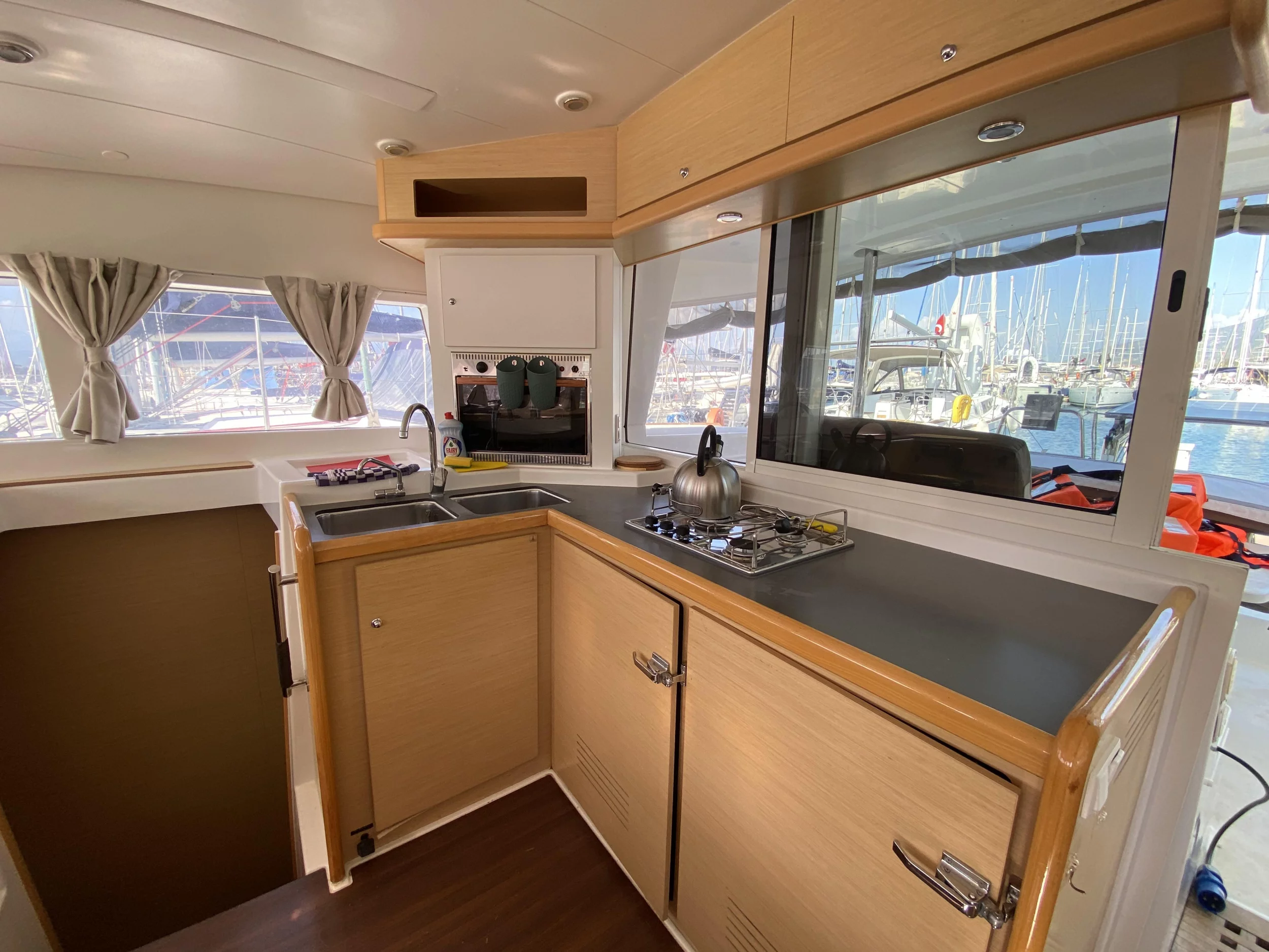 Lagoon 400 (Winnie)  - 19