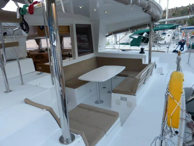 Lagoon 400 (Winnie)  - 12