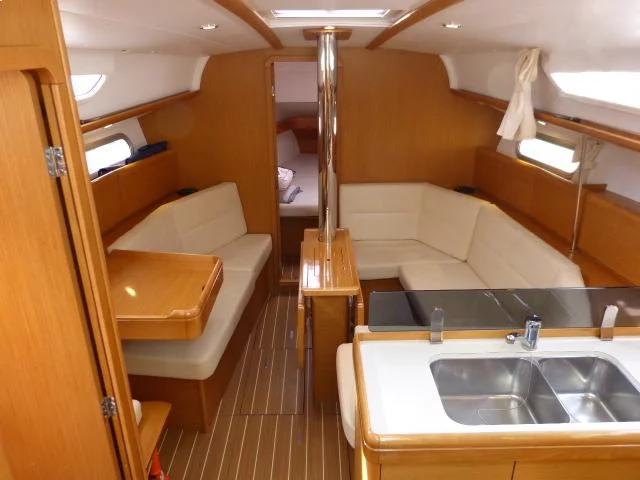 Sun Odyssey 36i (Scooby-Doo) Interior image - 11