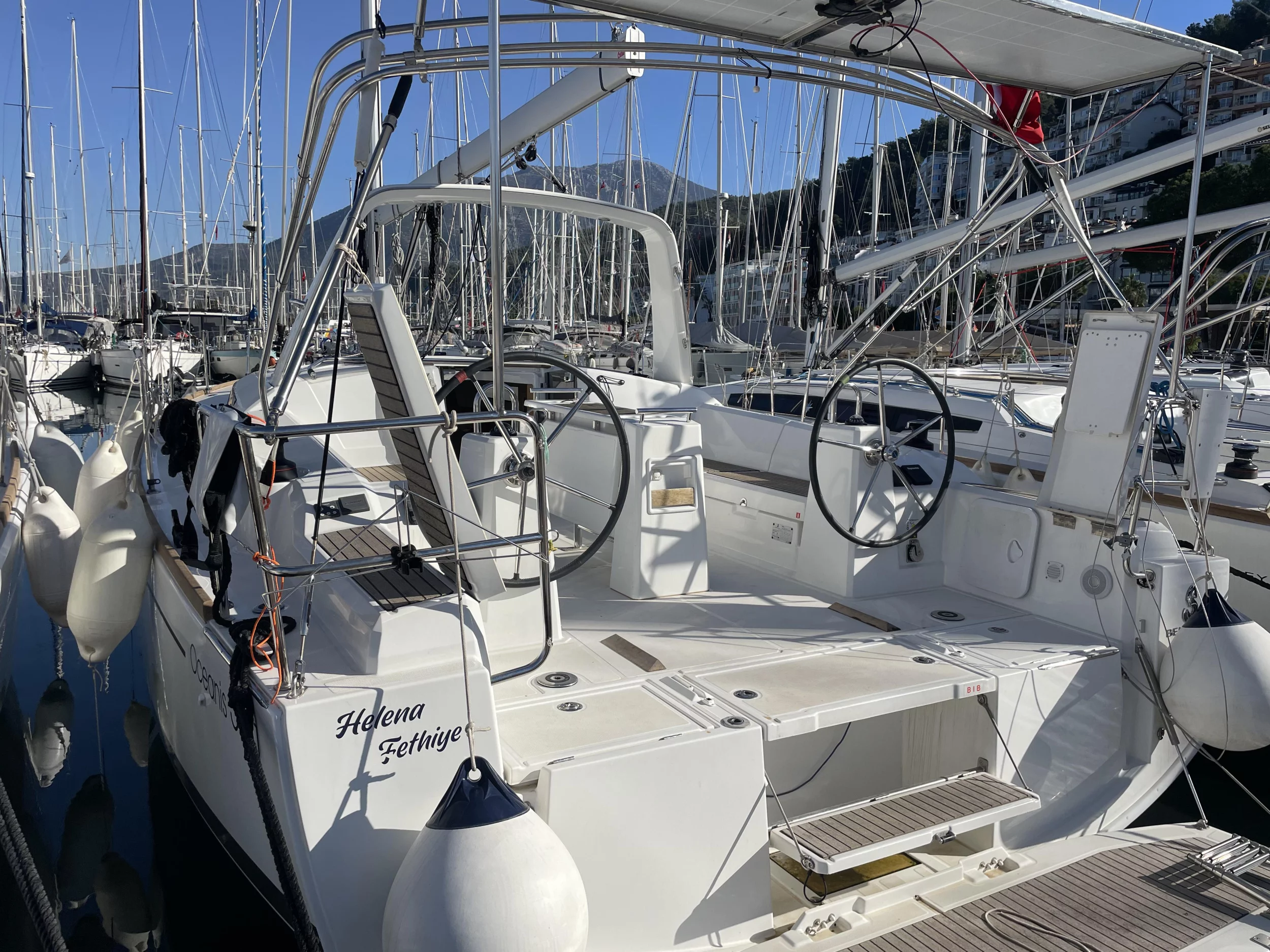 Oceanis 38.1 (Helena)  - 8