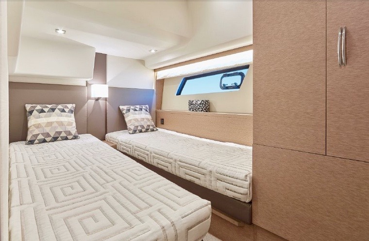 Photo #14 - Prestige 500 Fly (Carezza Blu) in Cannigione - 8738