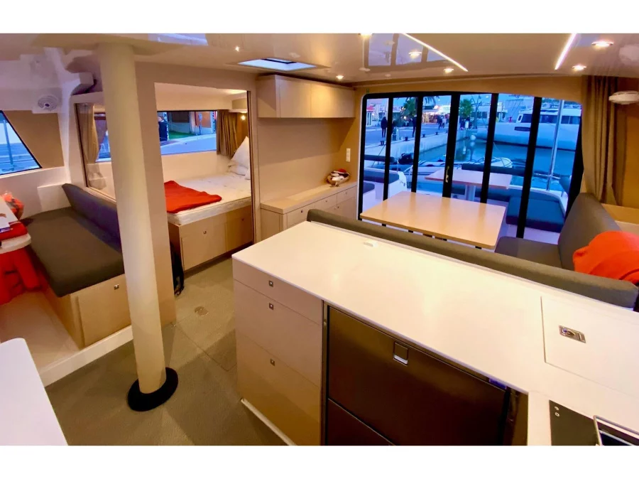 Neel 47 (FLO) Interior image - 1