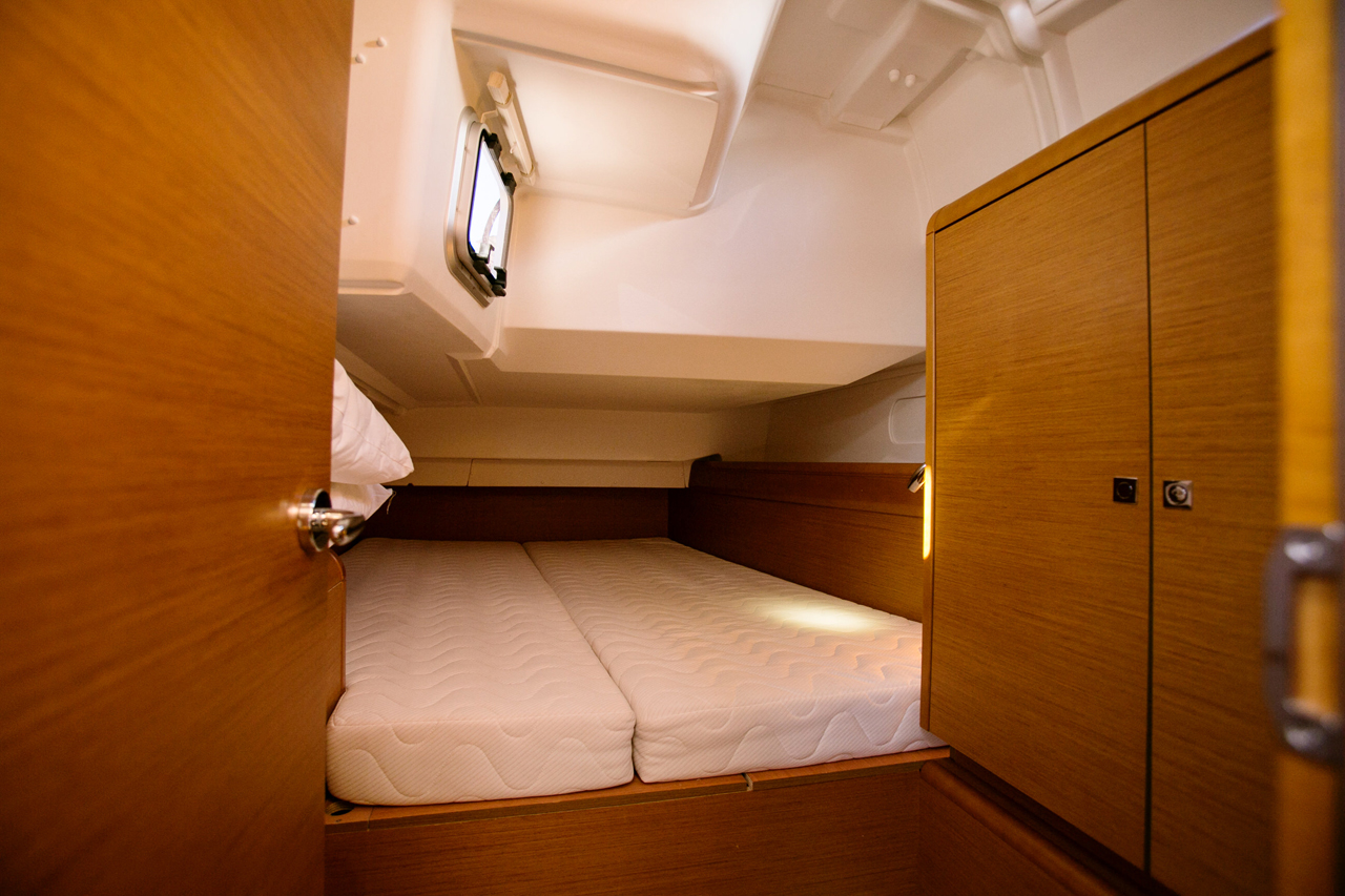 Photo #17 - Sun Odyssey 449 (Alpha) in Athens - 4400