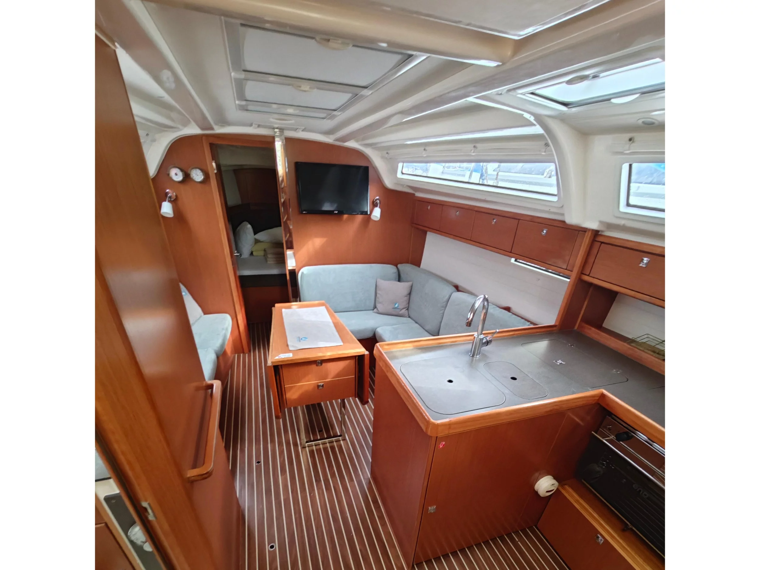 Bavaria Cruiser 37 (BURA) Interior image - 27