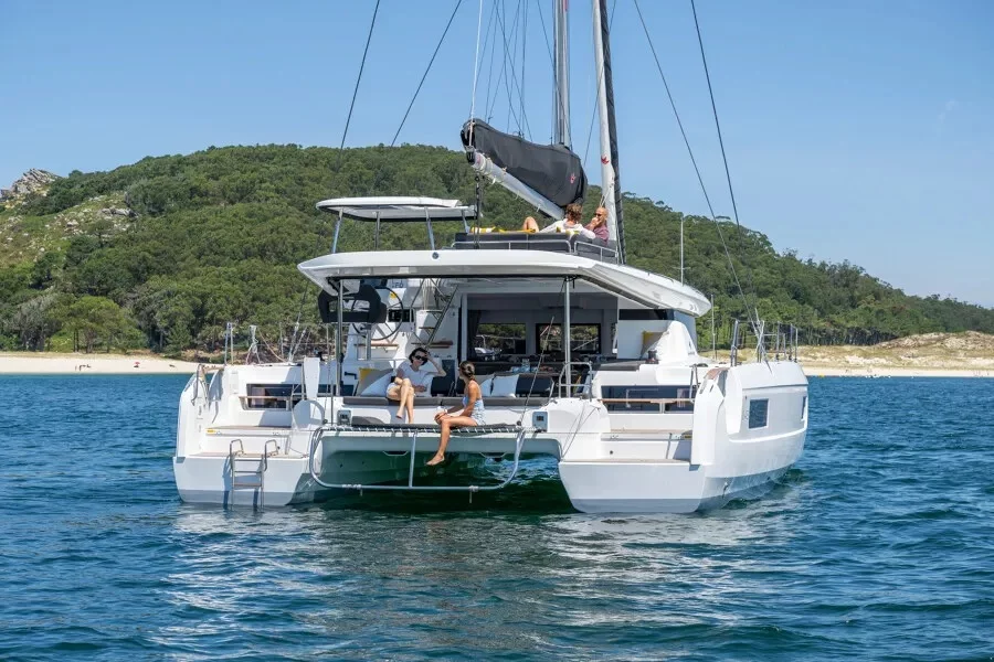 Lagoon 43 (White Pearl)  - 4
