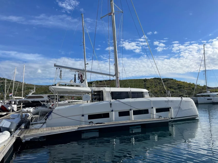 Dufour 48 Catamaran (Bahia Serena)  - 8