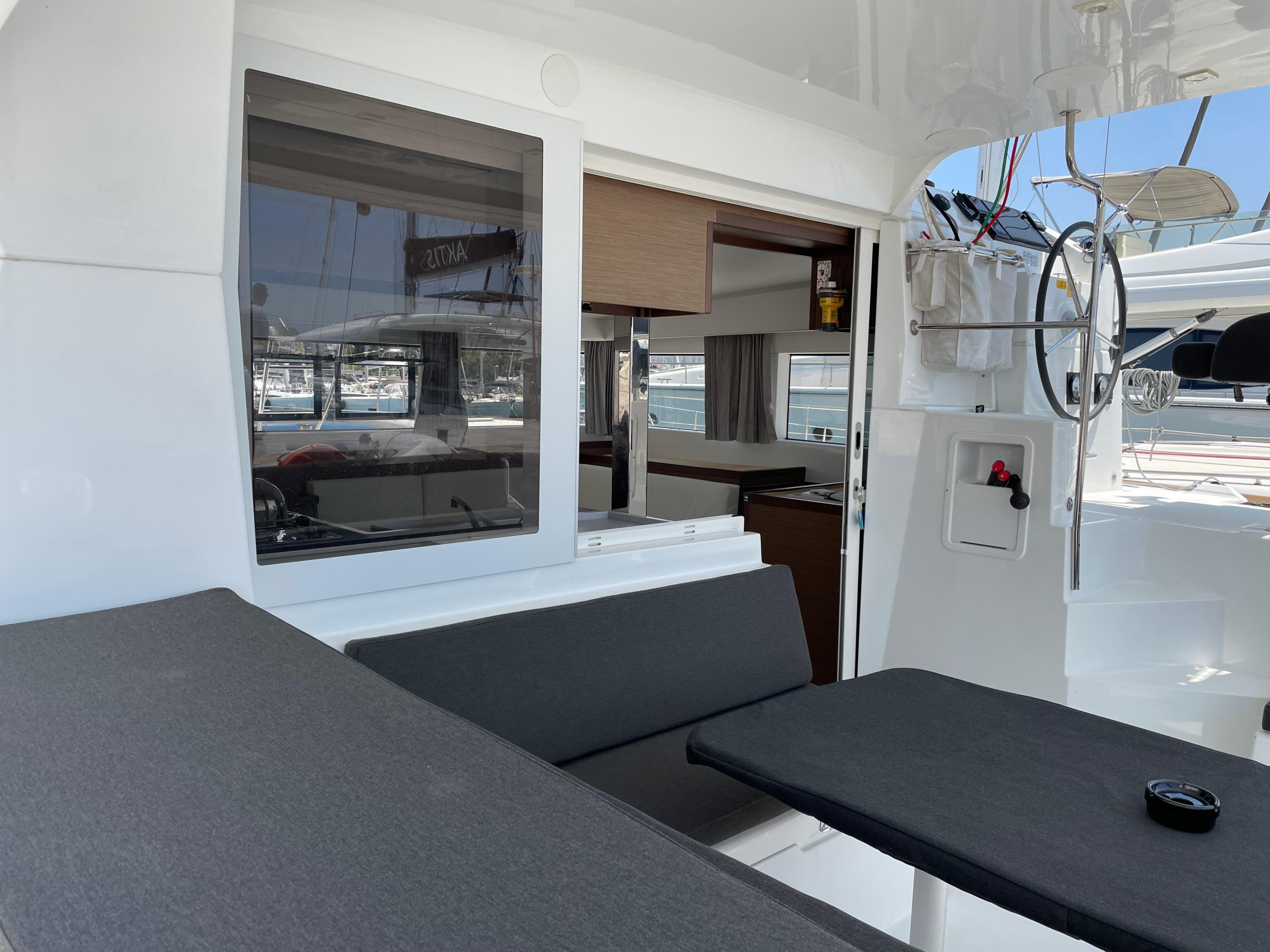 Photo #12 - Lagoon 40 (Drifter) in Lefkada - 22389