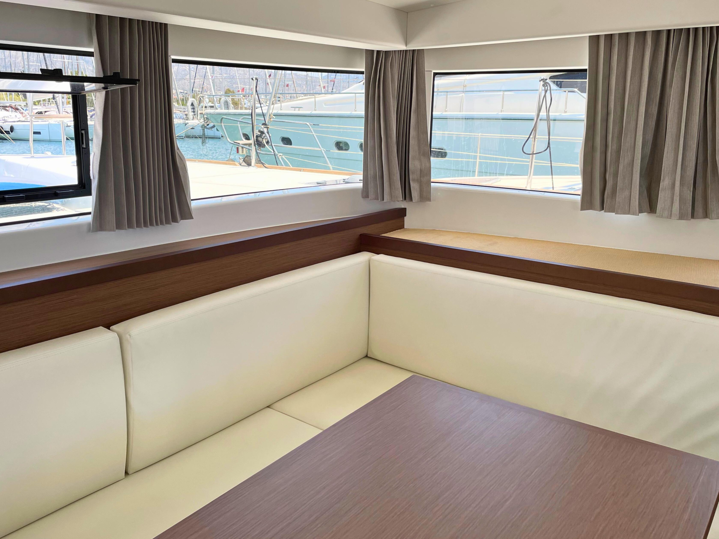 Photo #6 - Lagoon 40 (Drifter) in Lefkada - 22389