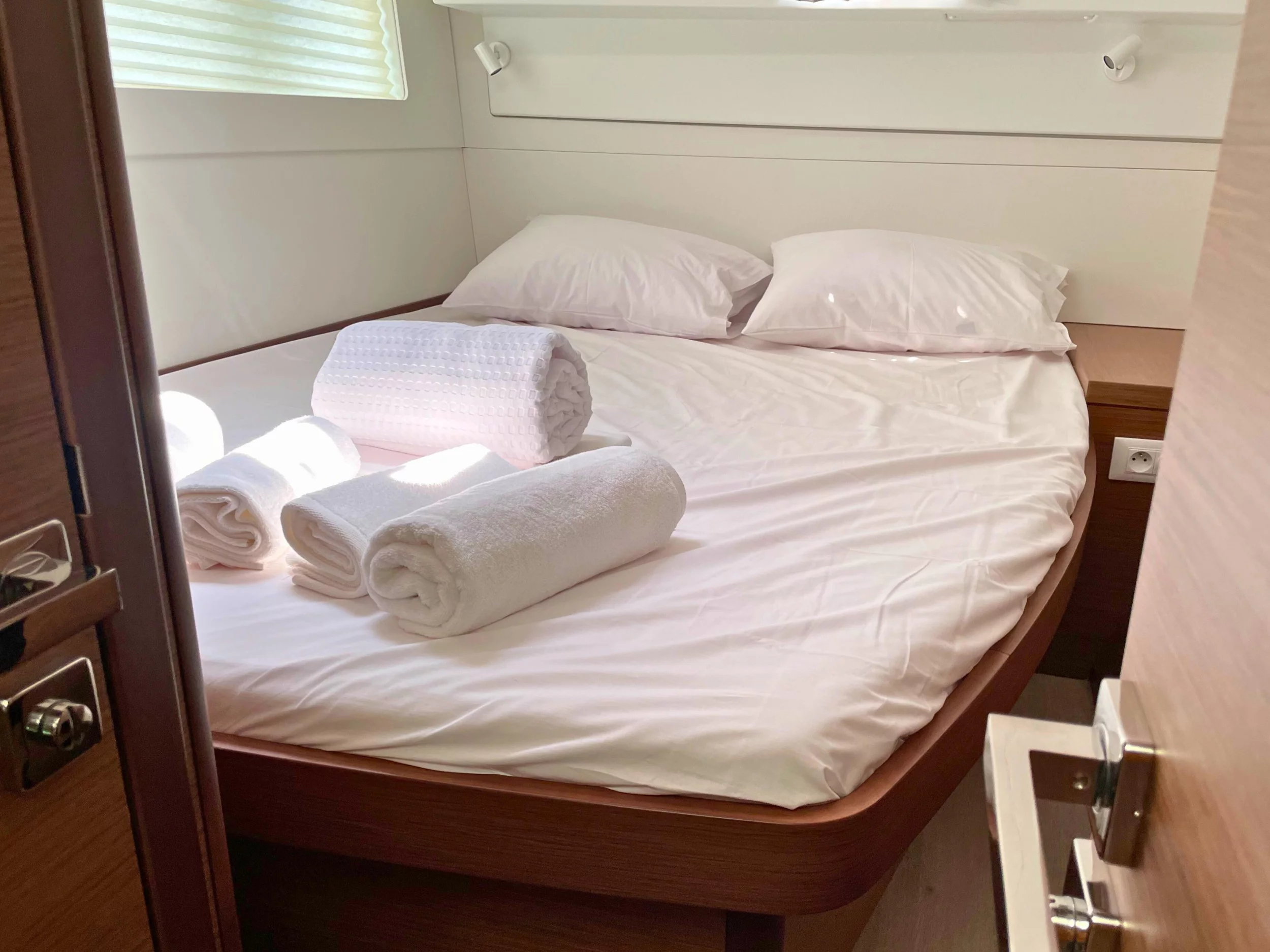 Lagoon 40 (Drifter)  - 1