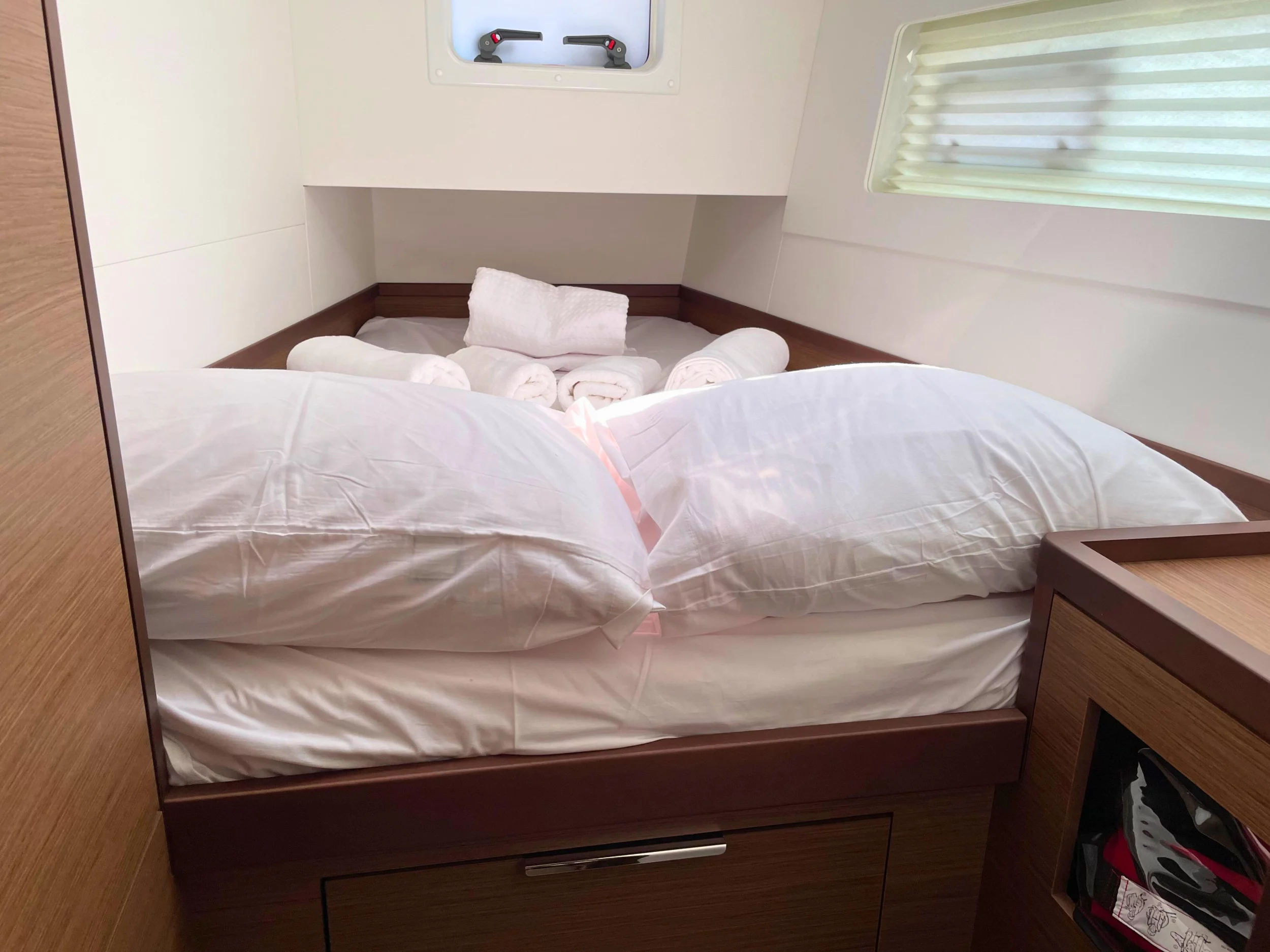 Lagoon 40 (Drifter)  - 12