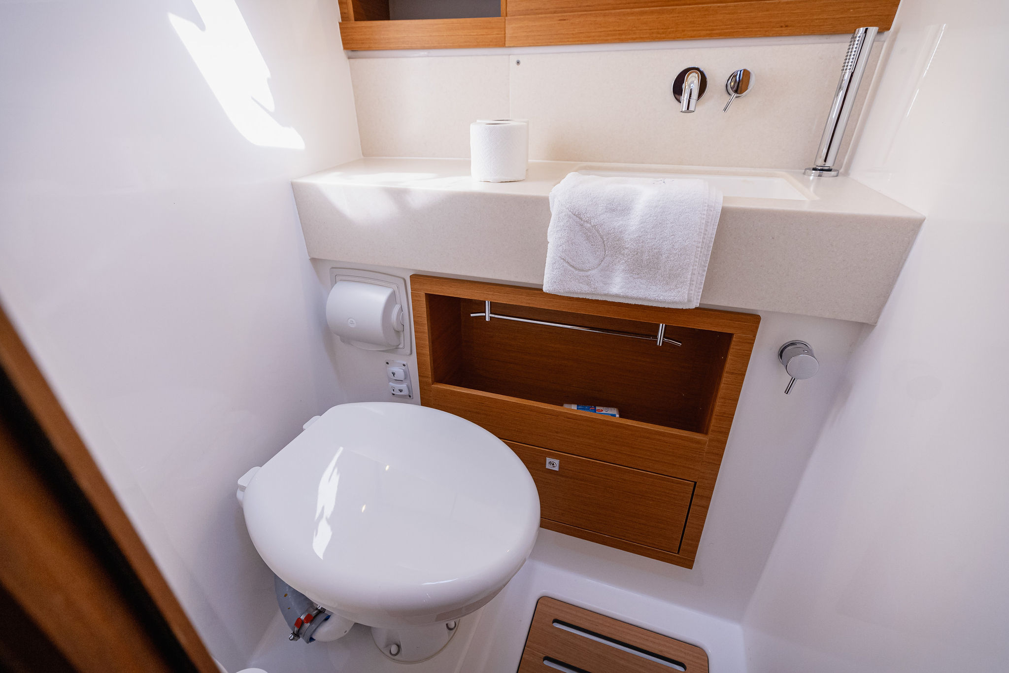 Photo #15 - Dufour 470 owner layout (Angelique) in Kastela - 7598