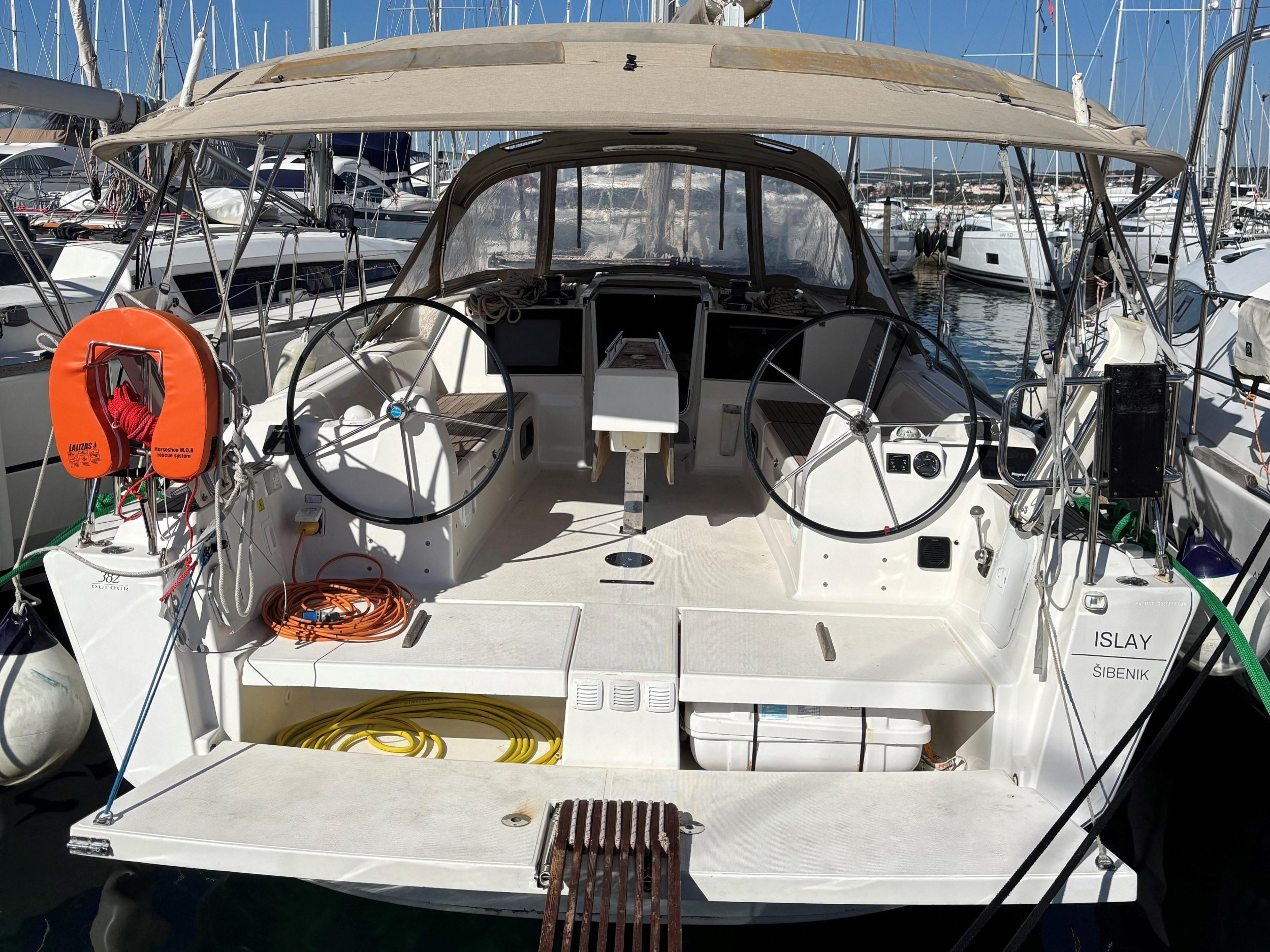 Photo #1 - Dufour 382 Grand Large (Islay) en Biograd - 23750
