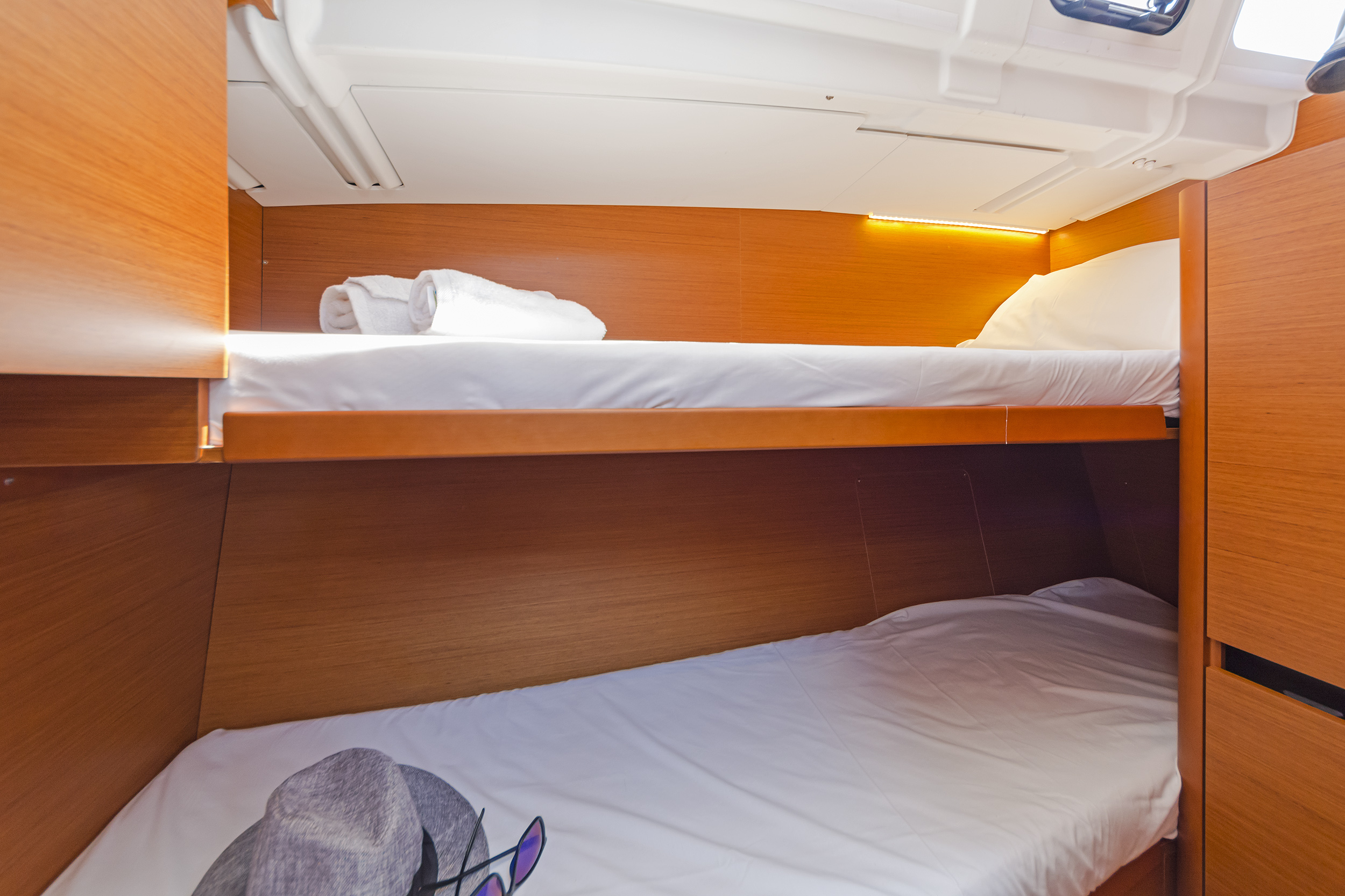 Photo #11 - Sun Odyssey 490 (Captain George) in Lavrion - 8328