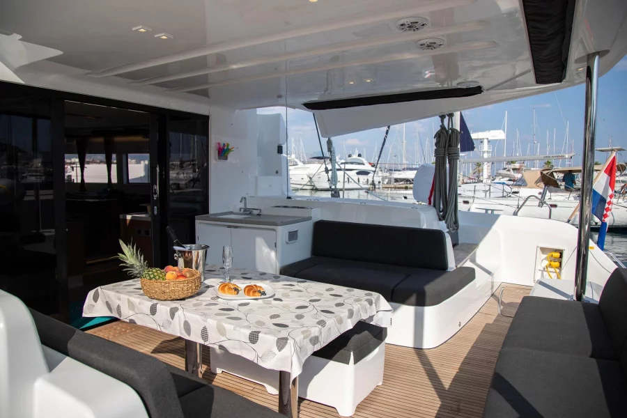 Lagoon 50 LUX elegance (2019) equipped with aircon (TWIN JOY)  - 1