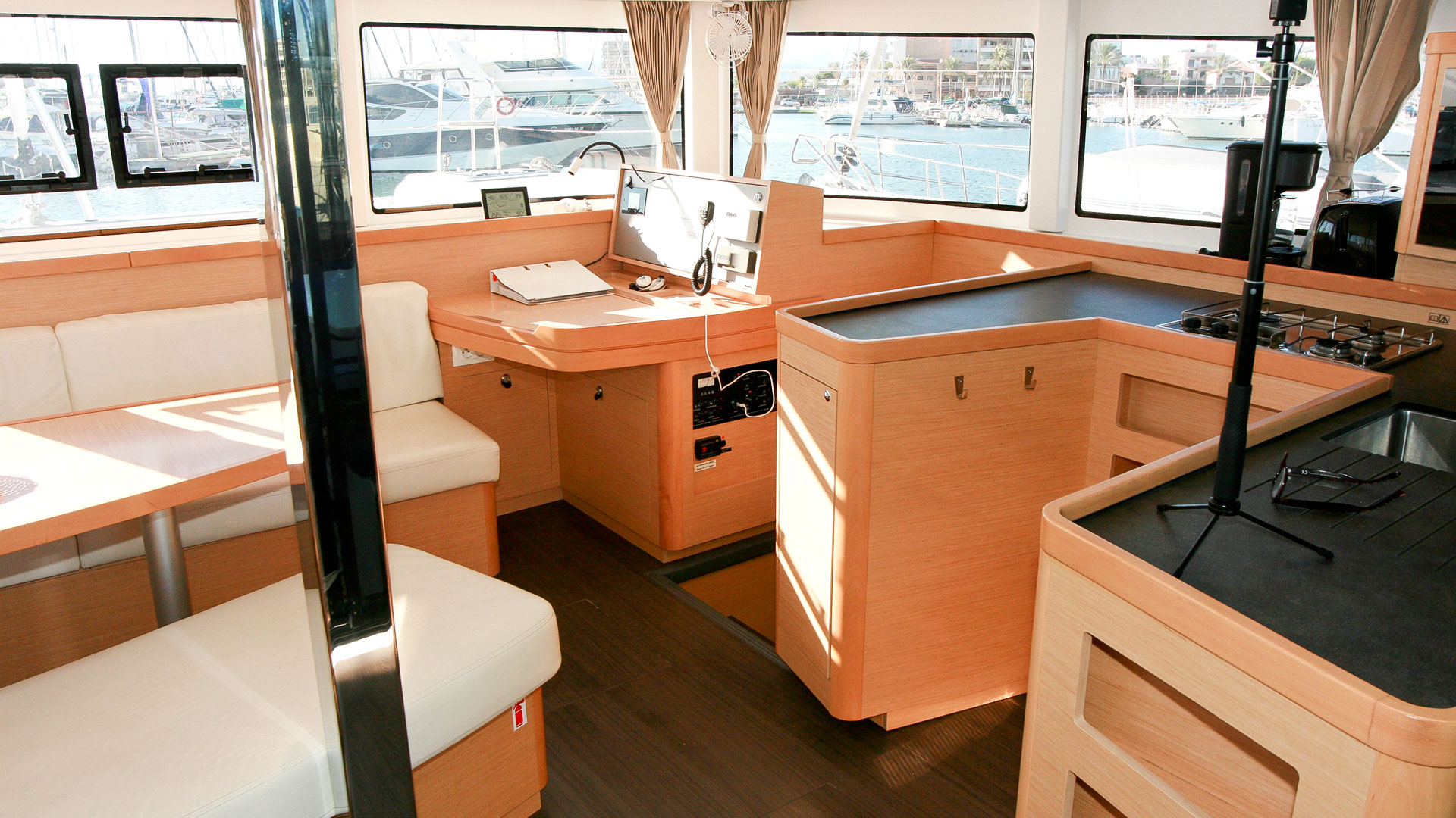 Photo #6 - Lagoon 42-4+2 12 Personen (Moonlight) in Palma - 11734