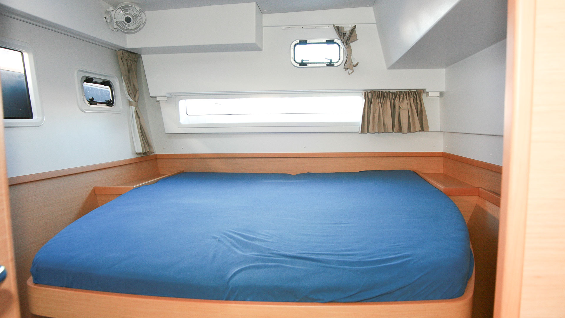 Photo #5 - Lagoon 42-4+2 12 Personen (Moonlight) in Palma - 11734