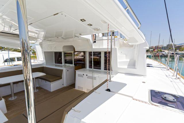 Photo #5 - Lagoon 450 Fly & GEN (Maria) in Lavrion - 6218