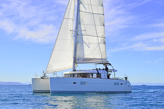 Photo #6 - Lagoon 400 S2. (Callisto L400) in Lavrion - 3901