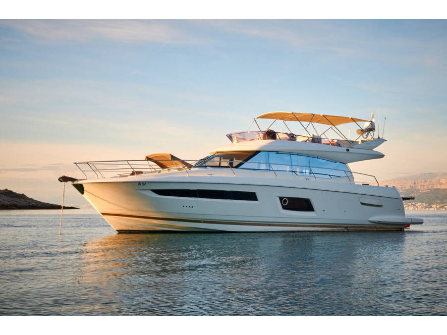 Photo #1 - Prestige 550 Fly (Very Bery) in Primosten - 61326