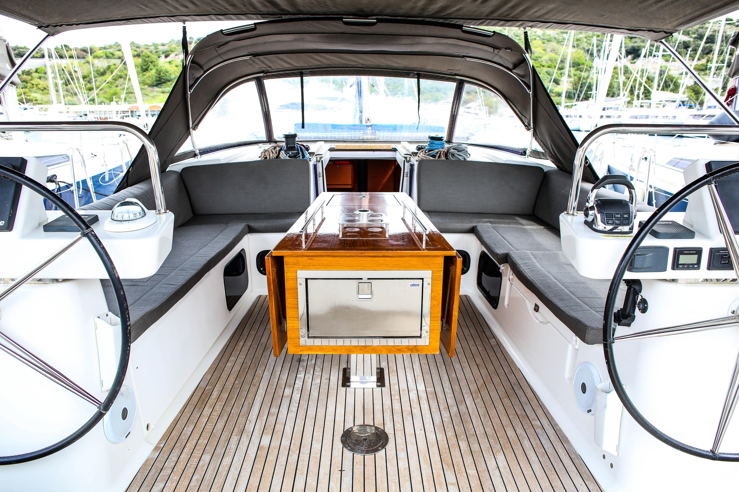 Photo #17 - Dufour 520 GL (NOTUS) in Primosten - 6715