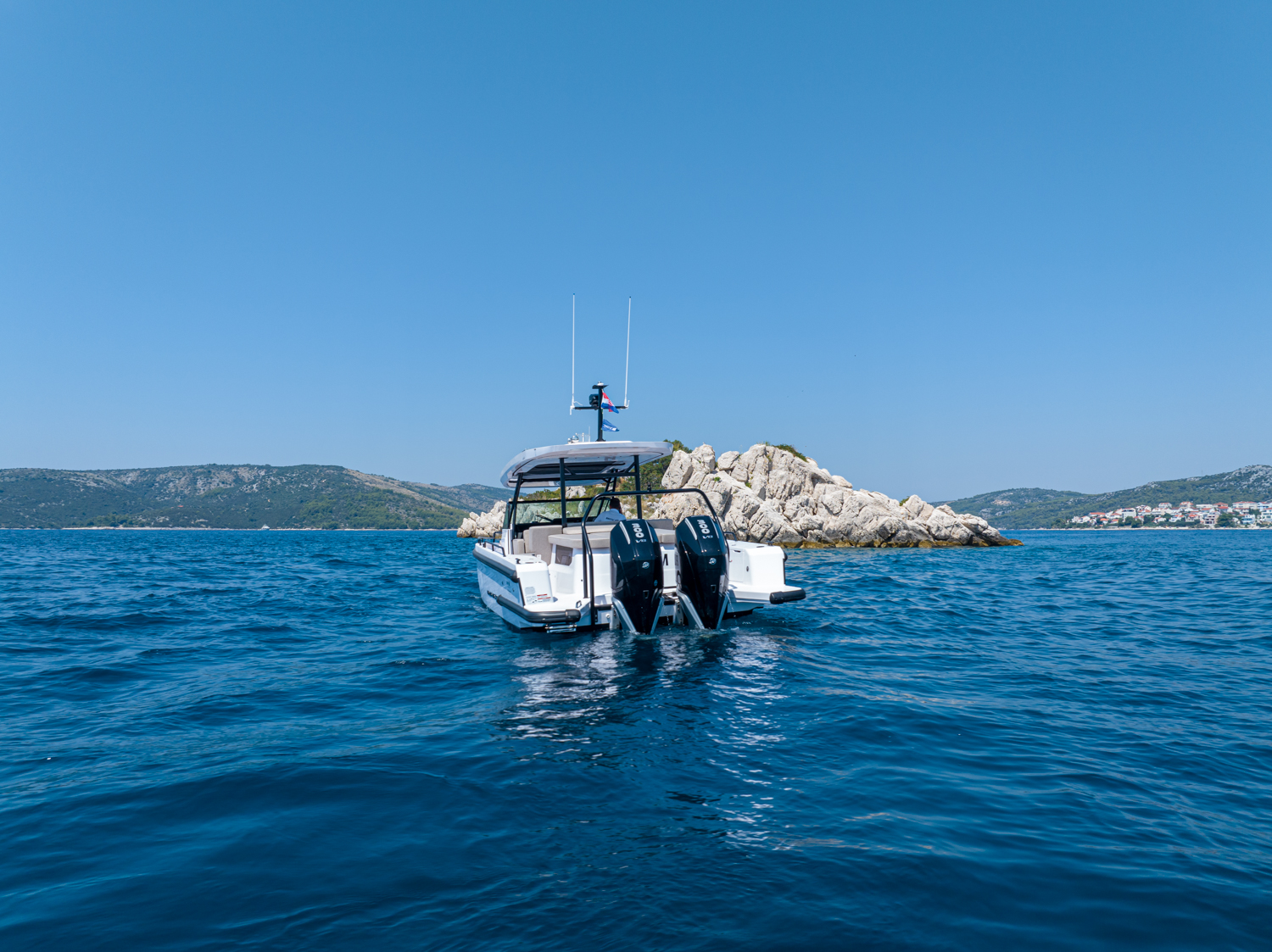 Photo #5 - Axopar 37 Sun Top (OPIJUM) in Trogir - 21058