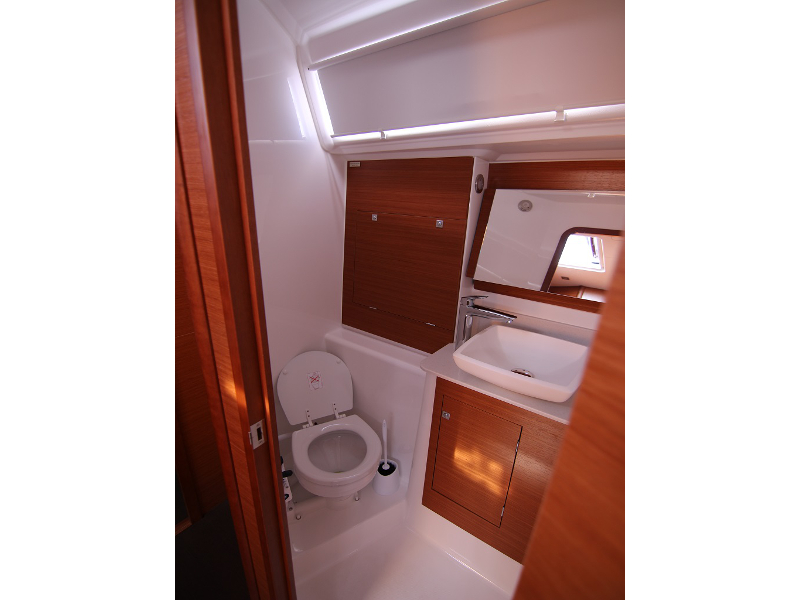 Photo #14 - DUFOUR 460 Grand Large BT (LOLA) en Sukosan - 9725