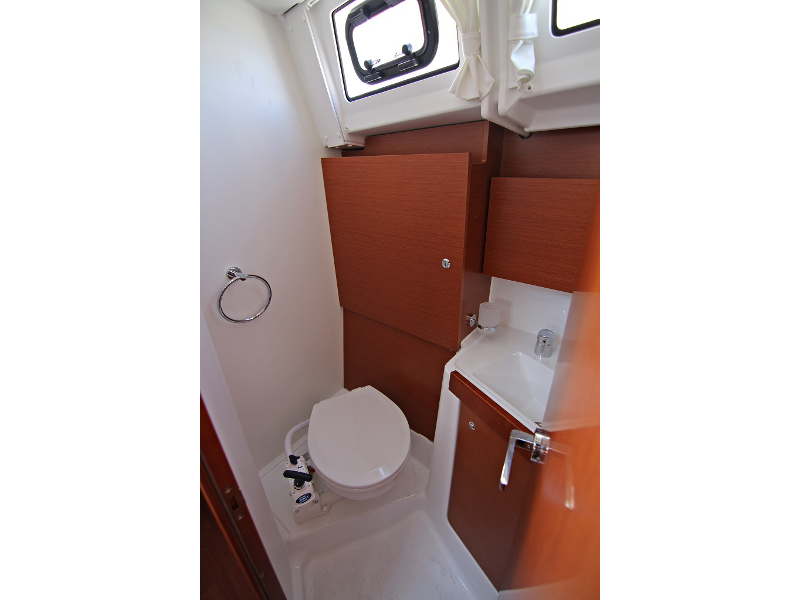Photo #6 - OCEANIS 38.1 BT (AURA) in Sukosan - 7971