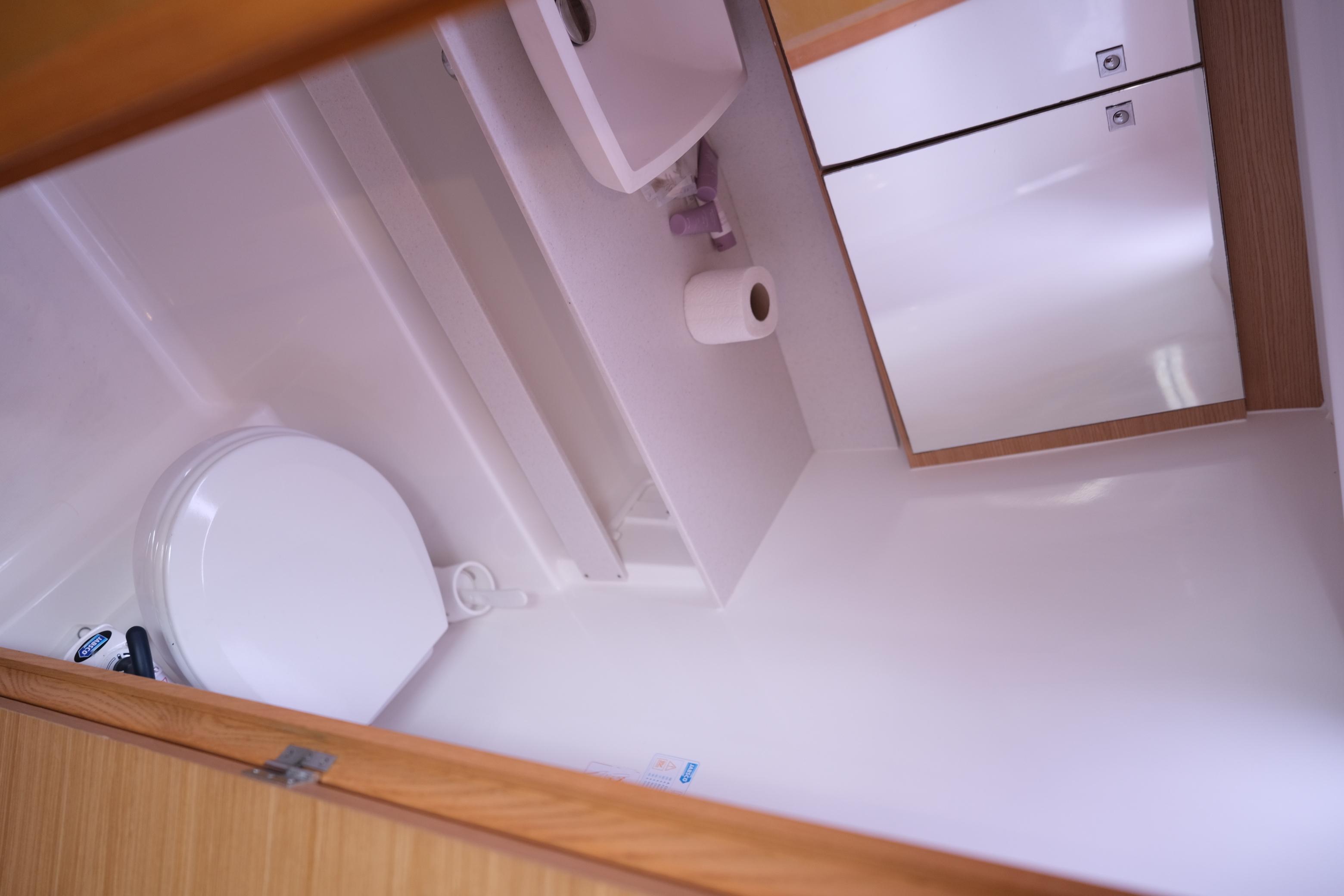 Photo #4 - Dufour 430 (Catacea) in Primosten - 20527