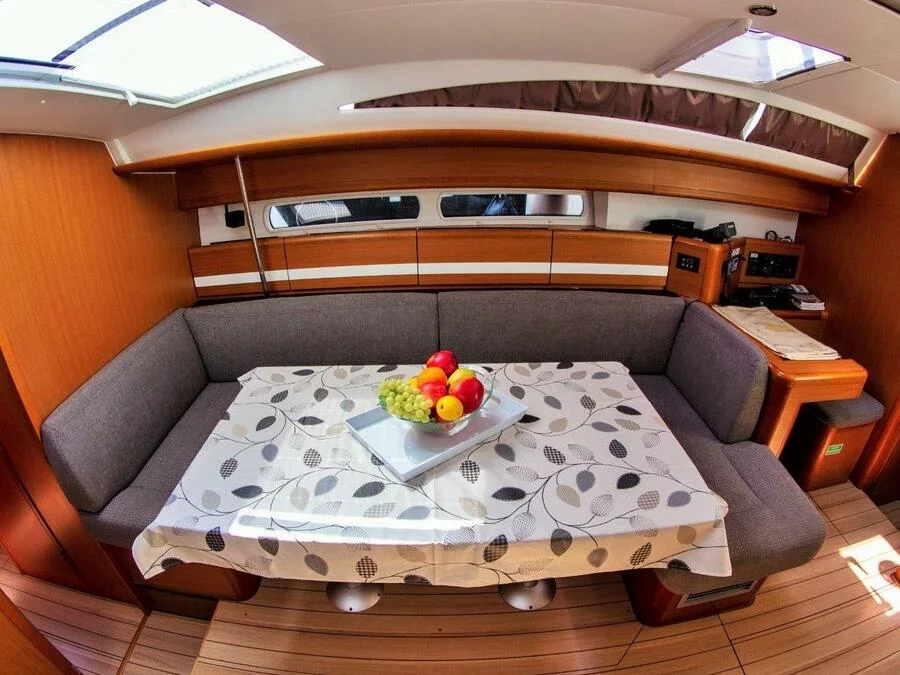 Jeanneau 53 (2013) equipped with roll mainsail, bo (MUŠULA) Interior image - 4