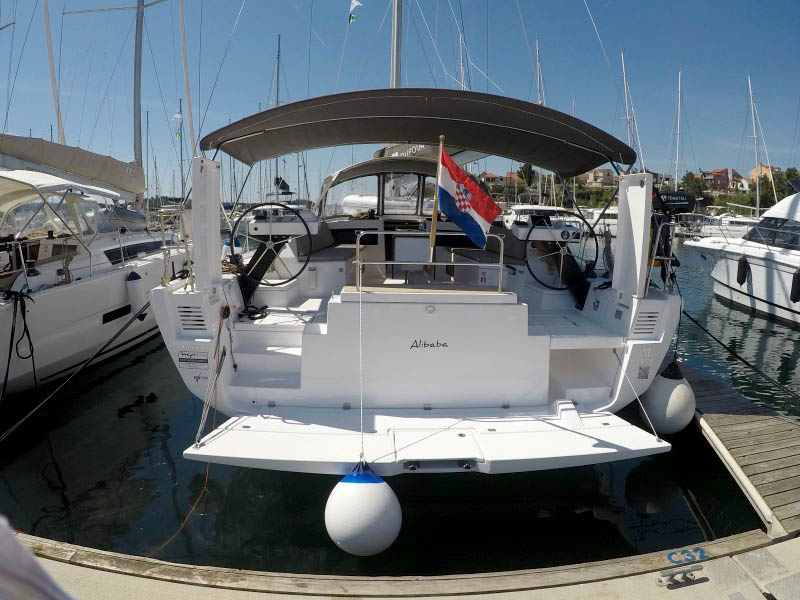 Photo #8 - Dufour 470 GL (Alibaba) in Sibenik - 8214