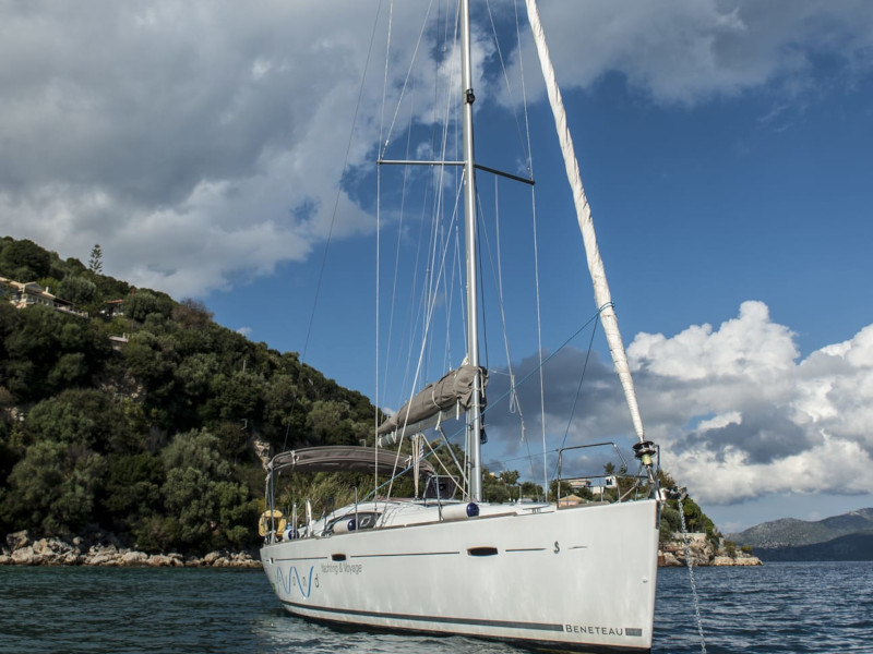 Photo #10 - Oceanis 43 (OASIS - | Bowthruster | Solar P) in Lefkada - 8914