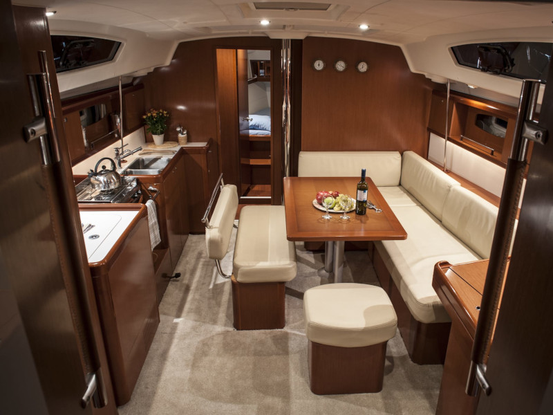 Photo #21 - Oceanis 43 (OASIS - | Bowthruster | Solar P) in Lefkada - 8914
