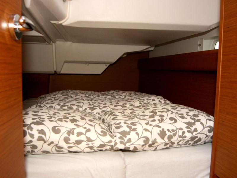 Photo #12 - Sun Odyssey 389 (Tina) in Pula - 9127