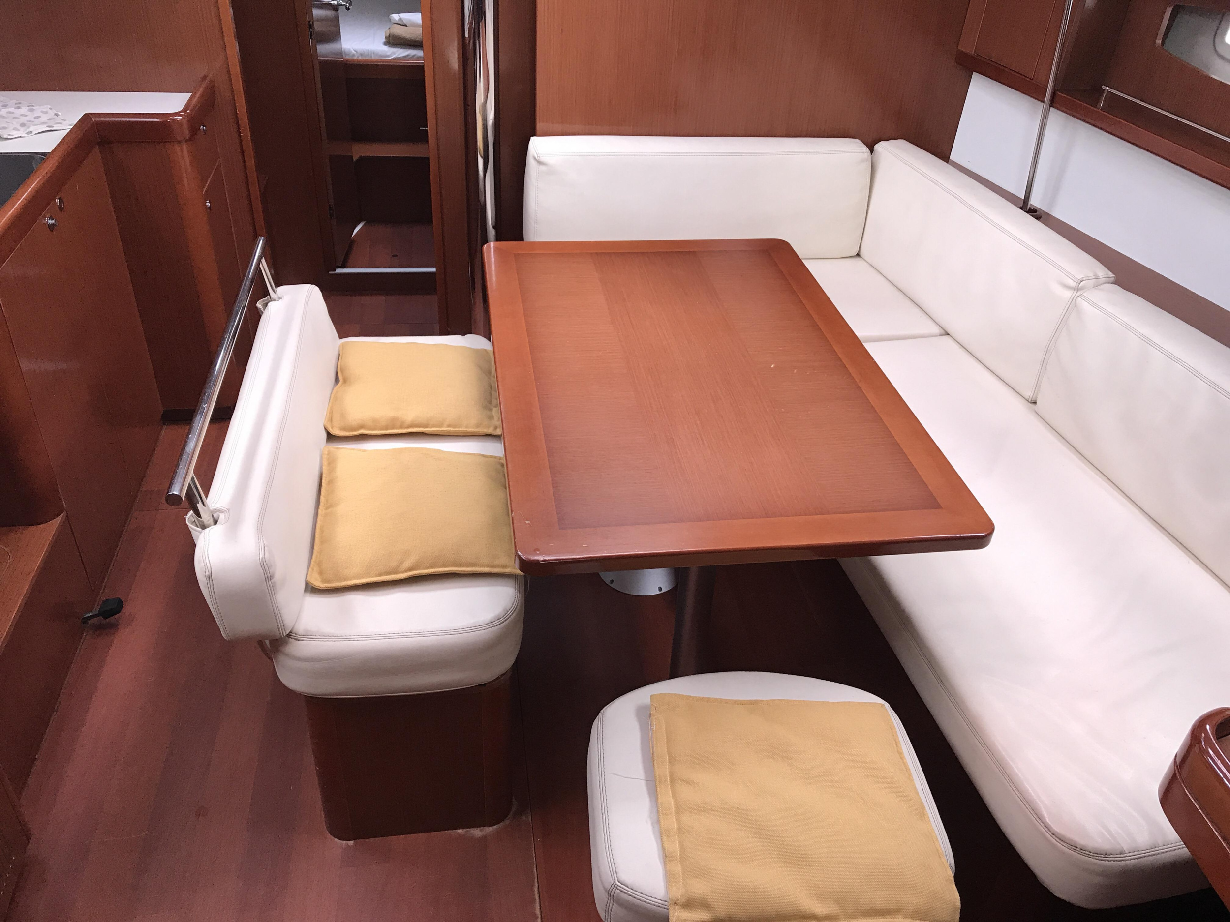 Photo #11 - Oceanis 43 (Libra) in Portisco - 18545